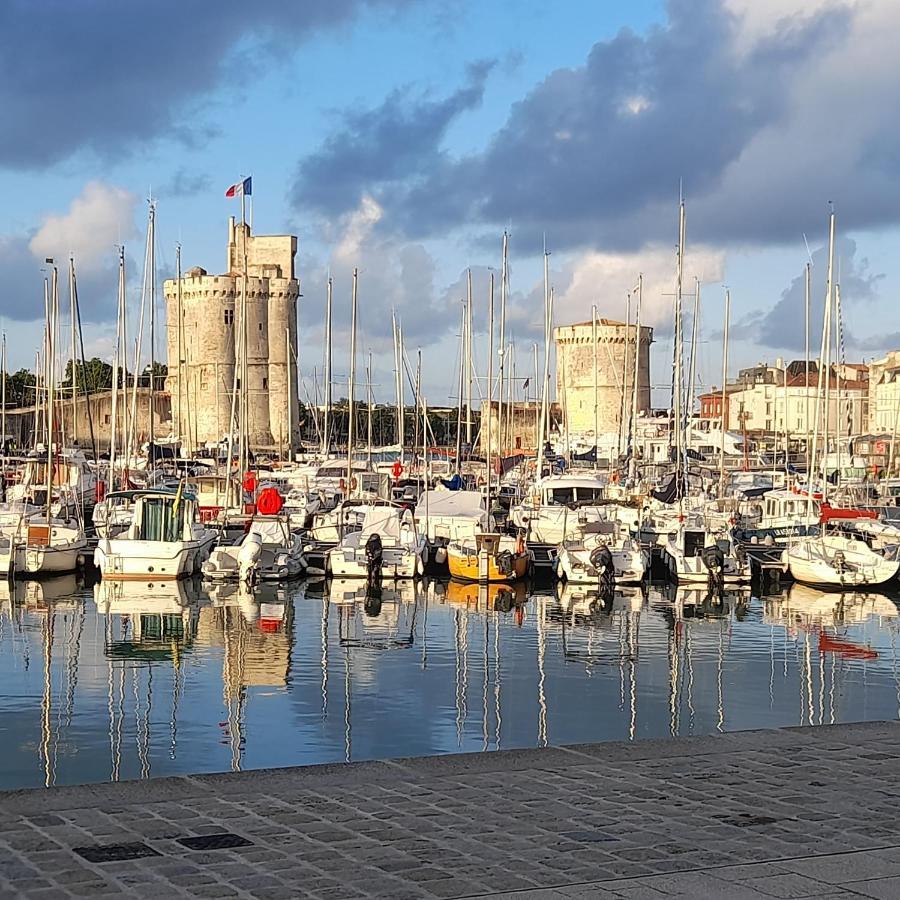 Un Hotel En Ville La Rochelle  Exterior foto